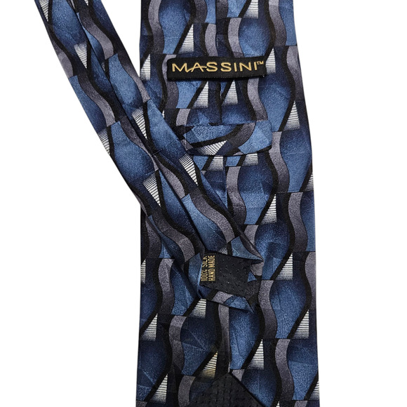 Massini Men’s Tie Blue Gray Geometric Pattern 3.75” Wide 100% Silk Handmade - Picture 6 of 6